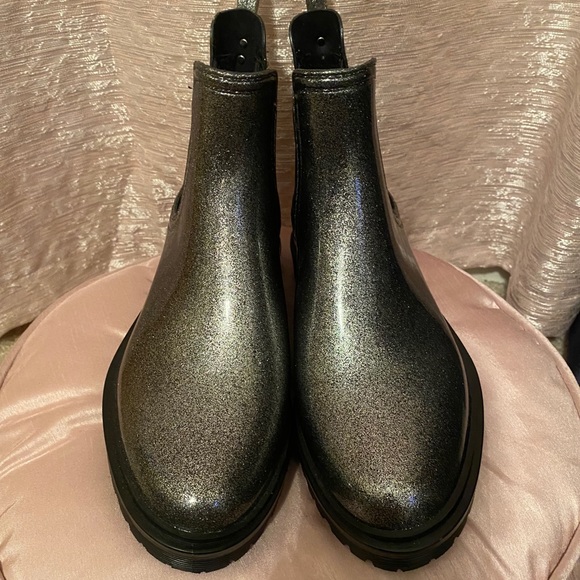 Michael Kors Rain Boots - Picture 1 of 6